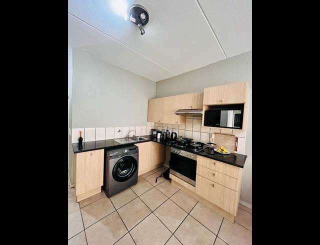 2 BEDROOM HOUSE FOR SALE IN FERNDALE